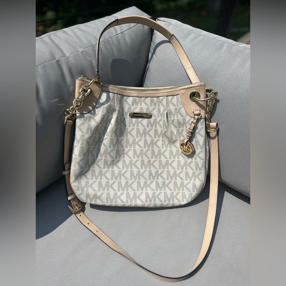 Michael Kors Jet Set Logo Vanilla Large Convertible Shoulder/Crossbody Bag